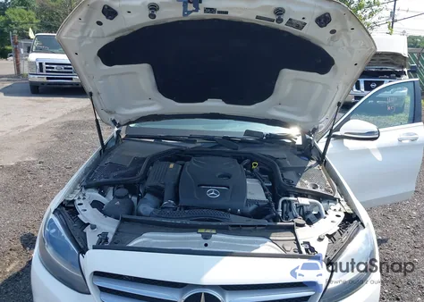 2017 Mercedes-Benz C 300 4Matic/Luxury 4Matic/Sport 4Matic from USA, damaged, VIN 55SWF4KB2HU204504